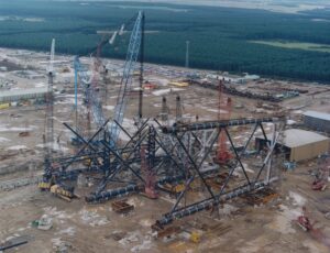 Armada-1997-01.jpg