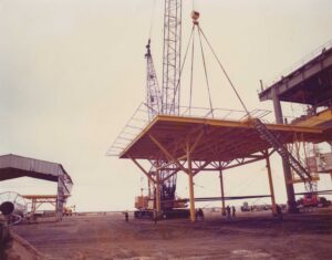 L10-Gas-Field-1974-01.jpg