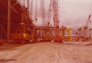 L10E-Gas-Field-1977-01.jpg
